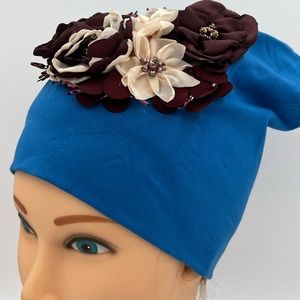 Hand made slauchy beanie, hemo hat with fabric flowets